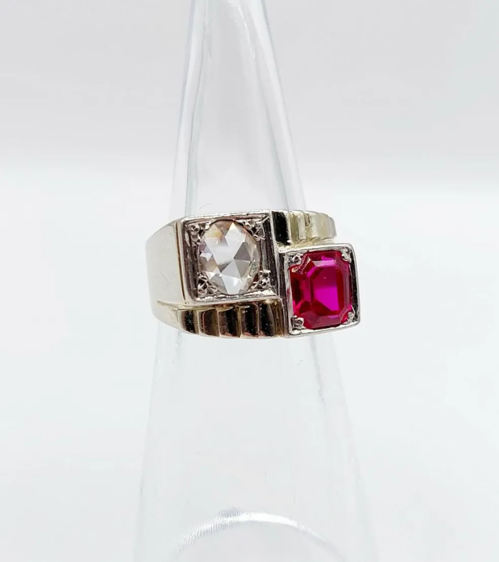 Bague chevalière art deco or blanc 18k et platine ornée d'un diamant taille rose et d'un rubis synthétique