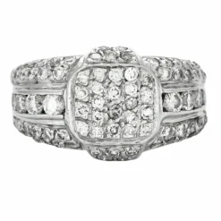 Bague chevalière en or gris, pavage diamants