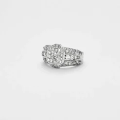 Bague chevalière en or gris, pavage diamants