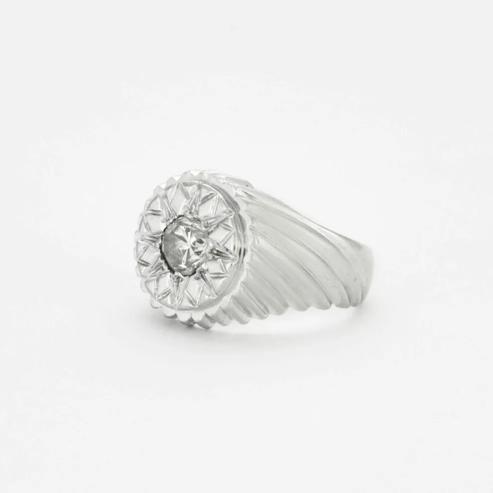 Bague chevalière en or gris et diamants
