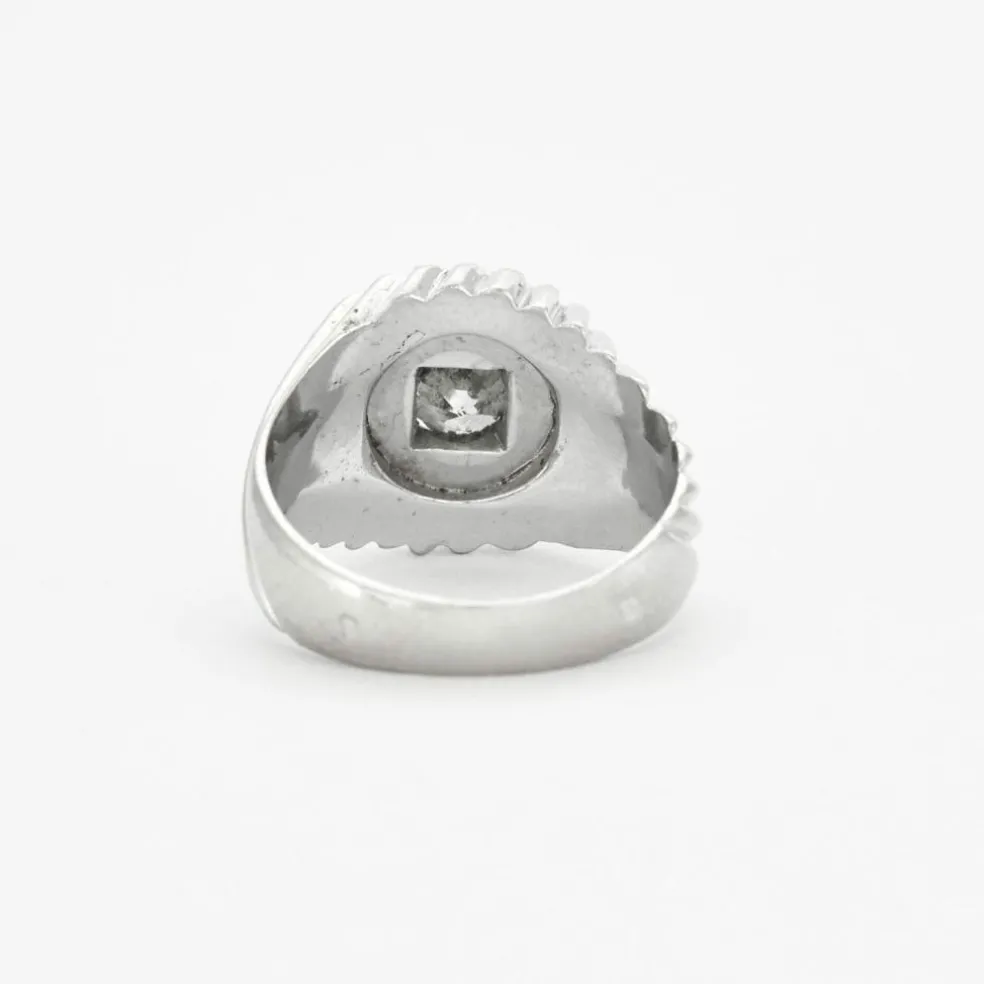 Bague chevalière en or gris et diamants