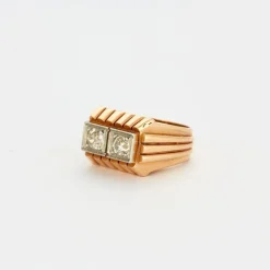 Bague chevalière godronnée diamants