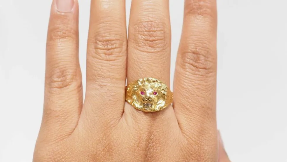 Bague chevalière Lion rubis et diamant