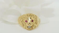Bague chevalière Lion rubis et diamant
