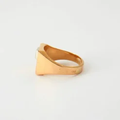 Bague Chevalière massive or jaune et diamant