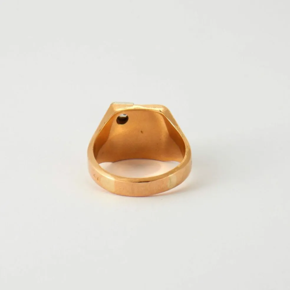 Bague Chevalière massive or jaune et diamant