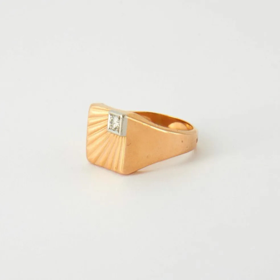 Bague Chevalière massive or jaune et diamant