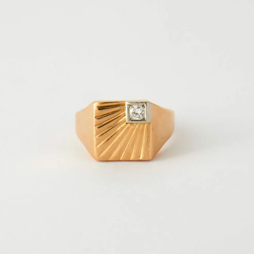 Bague Chevalière massive or jaune et diamant