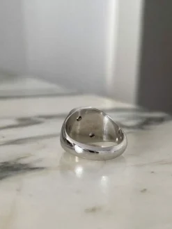Bague chevalière or blanc et diamants