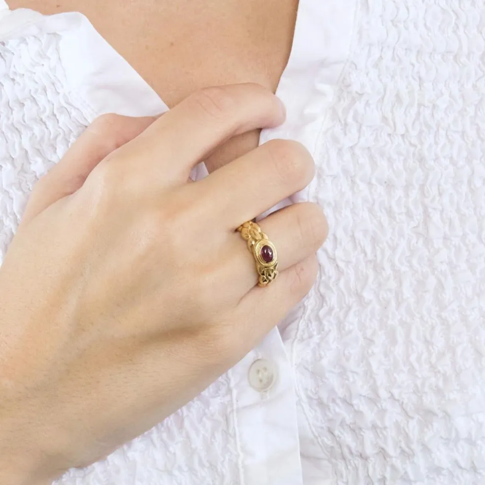 Bague chevalière or jaune et rubis