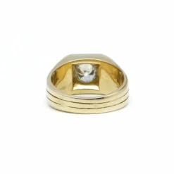 Bague chevalière or jaune et diamant