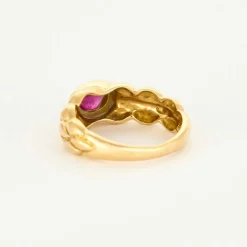 Bague chevalière or jaune et rubis