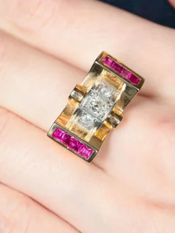 Bague Chevalière rubis et diamants or jaune