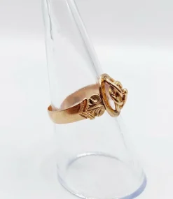 Bague chevalière victorienne or rose, décorations finement ciselées (circa 1890)