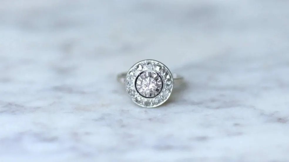Bague cible Art Déco Or blanc Platine Diamants