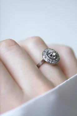 Bague cible Art Déco Or blanc Platine Diamants