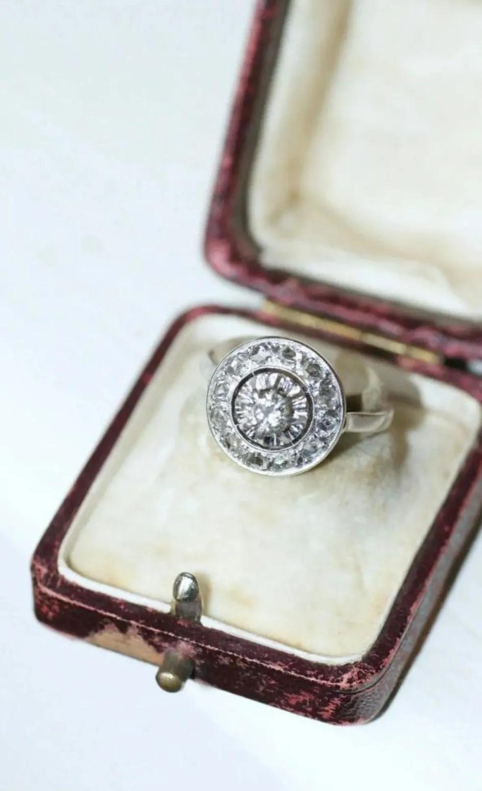 Bague cible Art Déco Or blanc Platine Diamants
