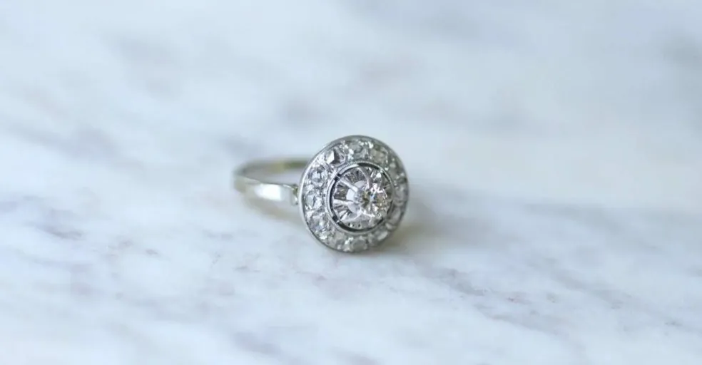 Bague cible Art Déco Or blanc Platine Diamants