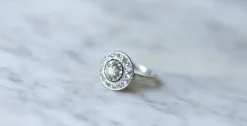 Bague cible Art Déco Or blanc Platine Diamants