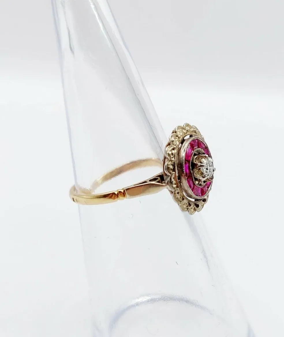 Bague cible Art Déco or rose, diamant, rubis calibrés (circa 1920)