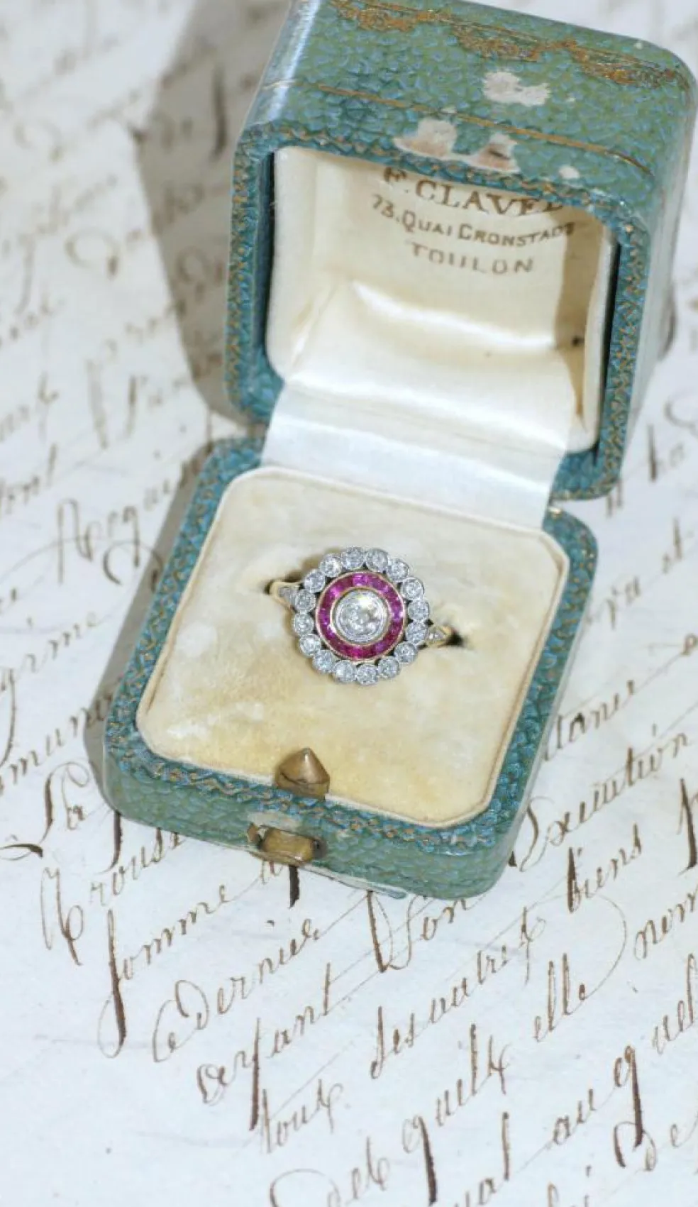 Bague Cible Belle Epoque Diamants et Rubis Calibrés