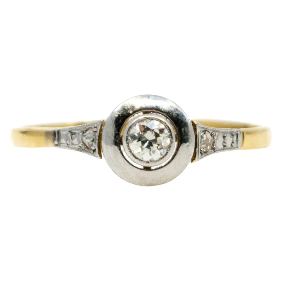 Bague cible en platine et diamants