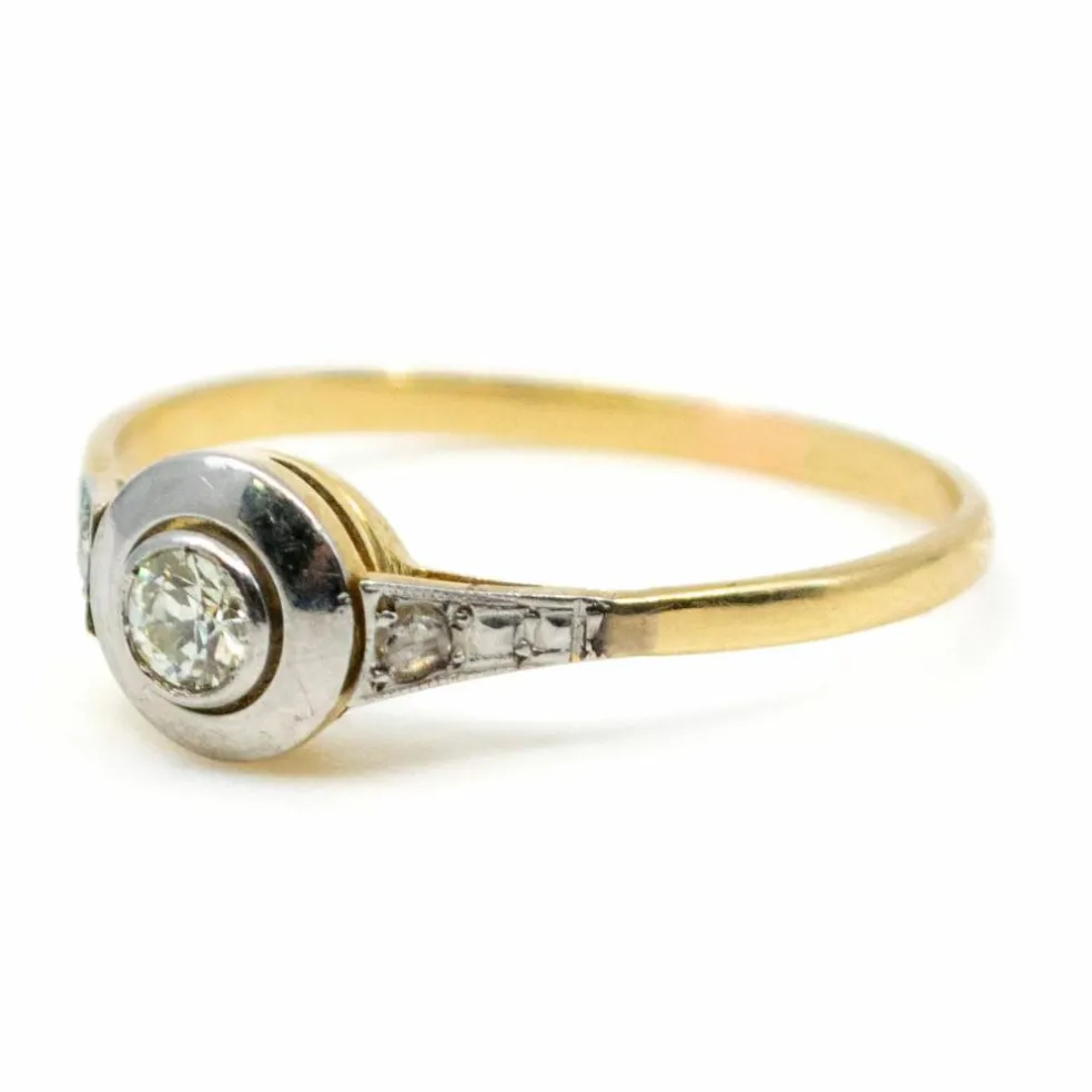 Bague cible en platine et diamants