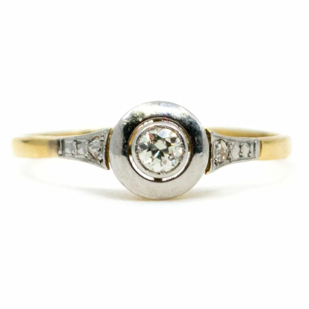Bague cible en platine et diamants