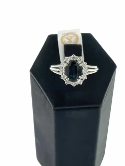 Bague classique en or blanc diamants et saphir certificat IGI