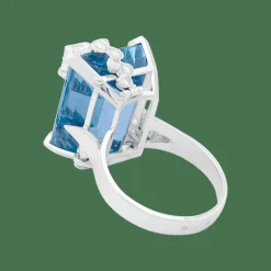 Bague cocktail aigue-marine, diamants, or blanc.