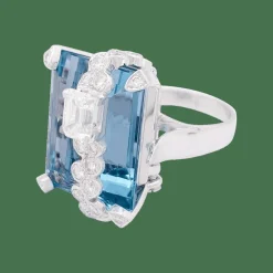 Bague cocktail aigue-marine, diamants, or blanc.