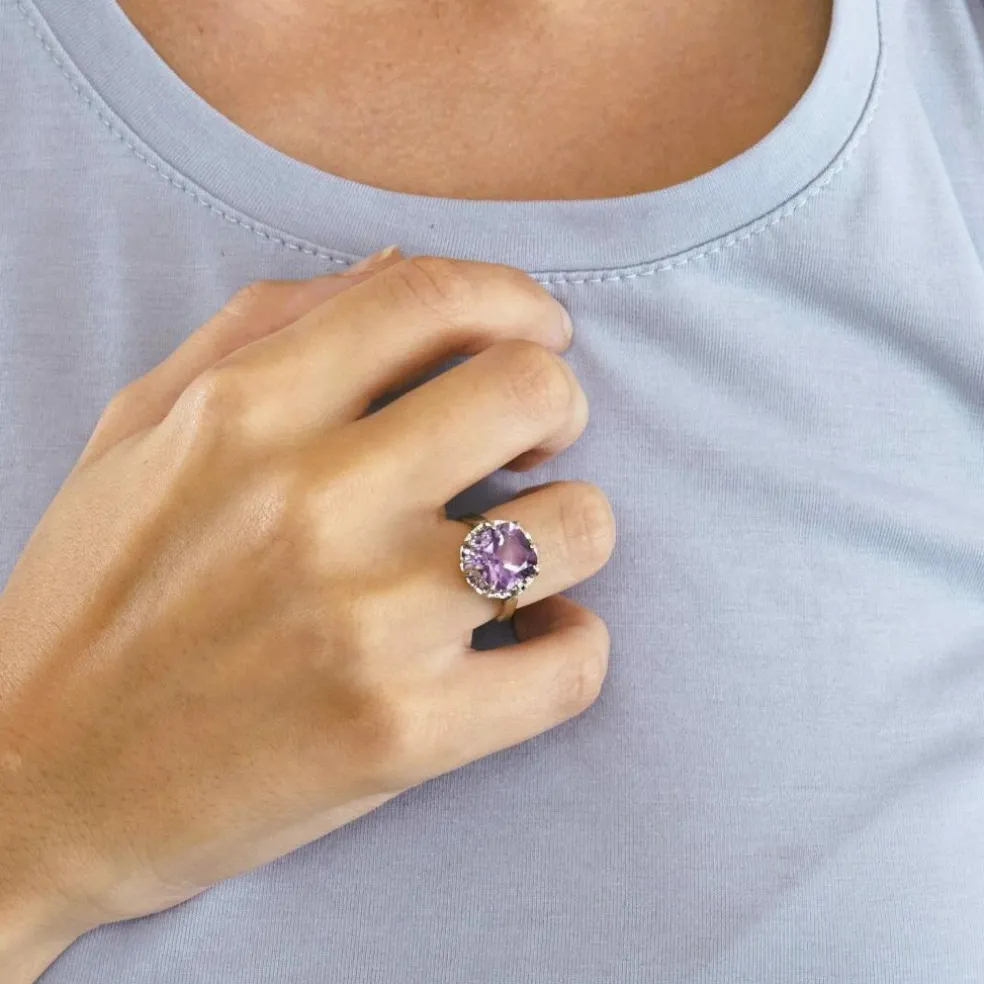Bague cocktail améthyste en or blanc