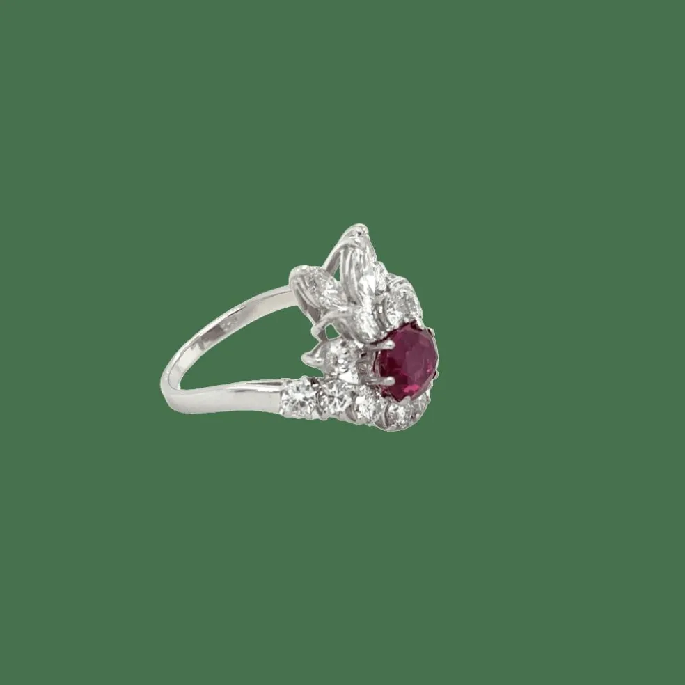 Bague Cocktail années 70 or blanc rubis diamants
