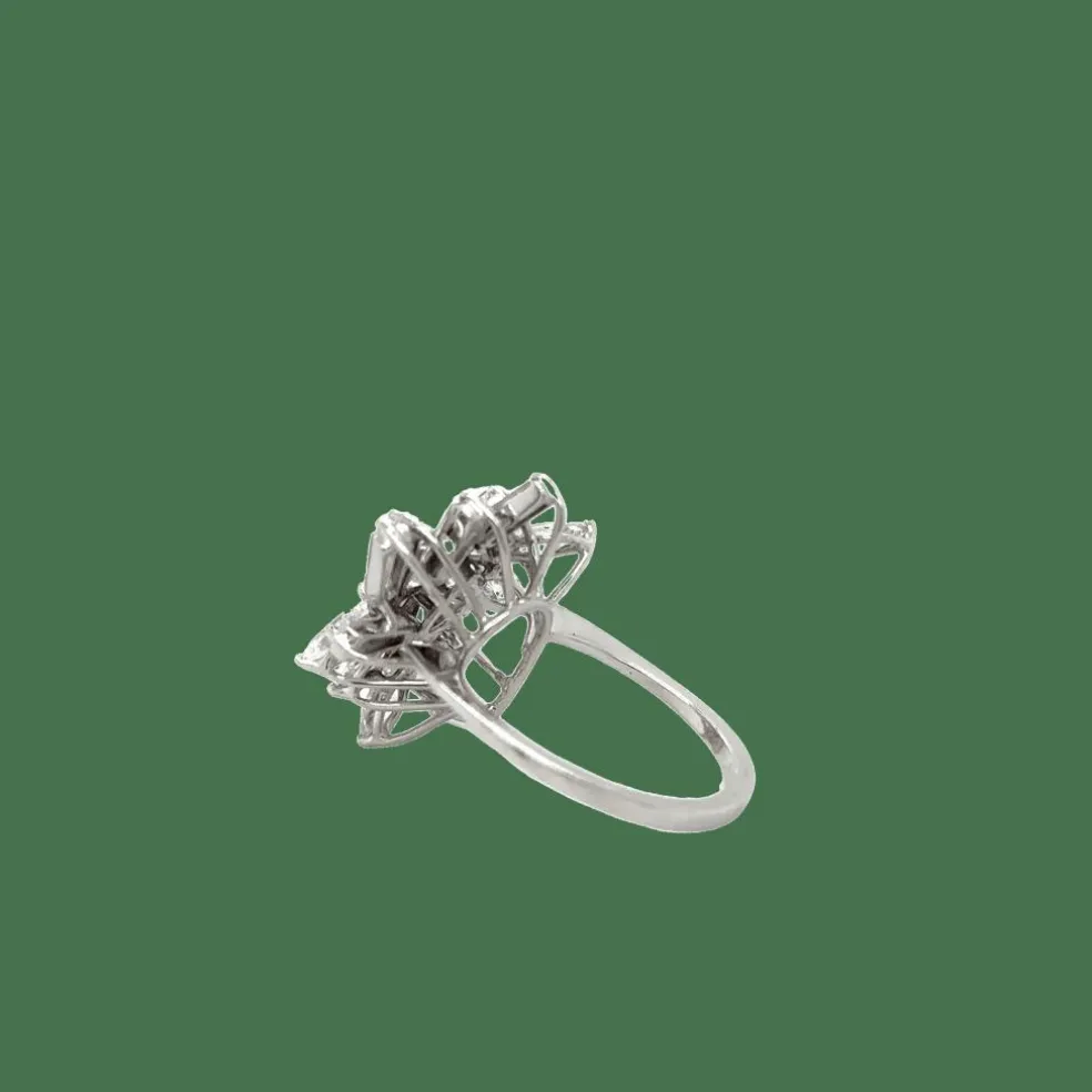 Bague Cocktail années 70 or blanc rubis diamants