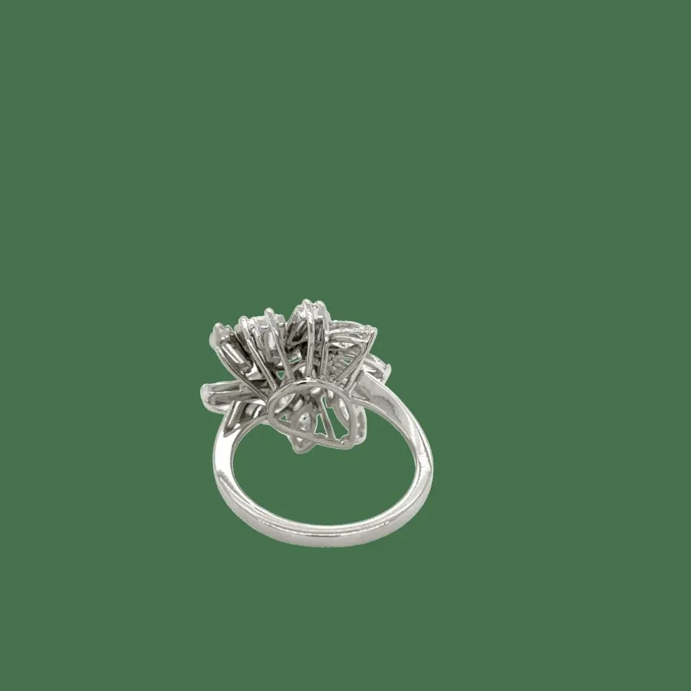 Bague Cocktail années 70 or blanc rubis diamants