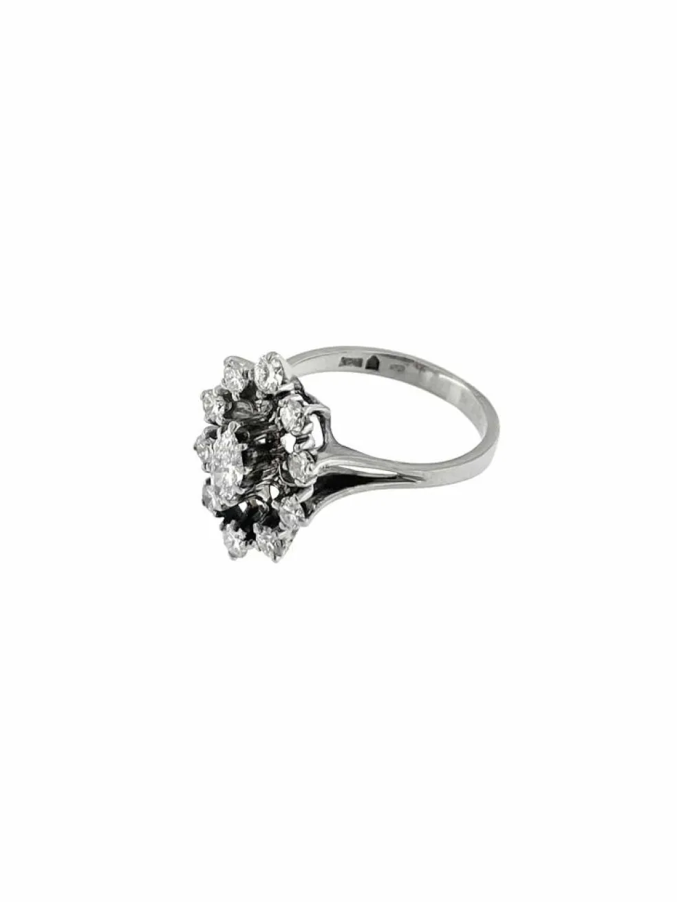 Bague cocktail art déco en or blanc certifiée HRD avec diamants