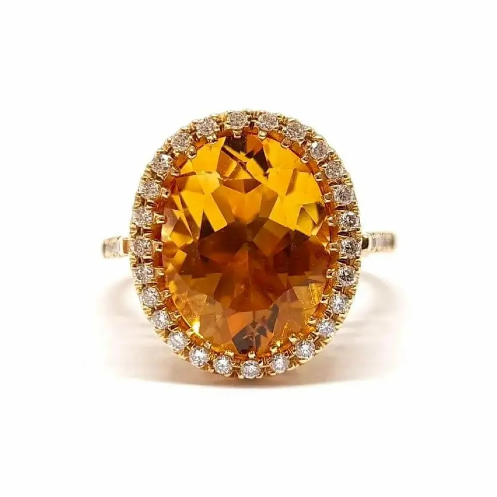 Bague cocktail citrine ovale diamants or jaune