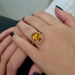 Bague cocktail citrine ovale diamants or jaune