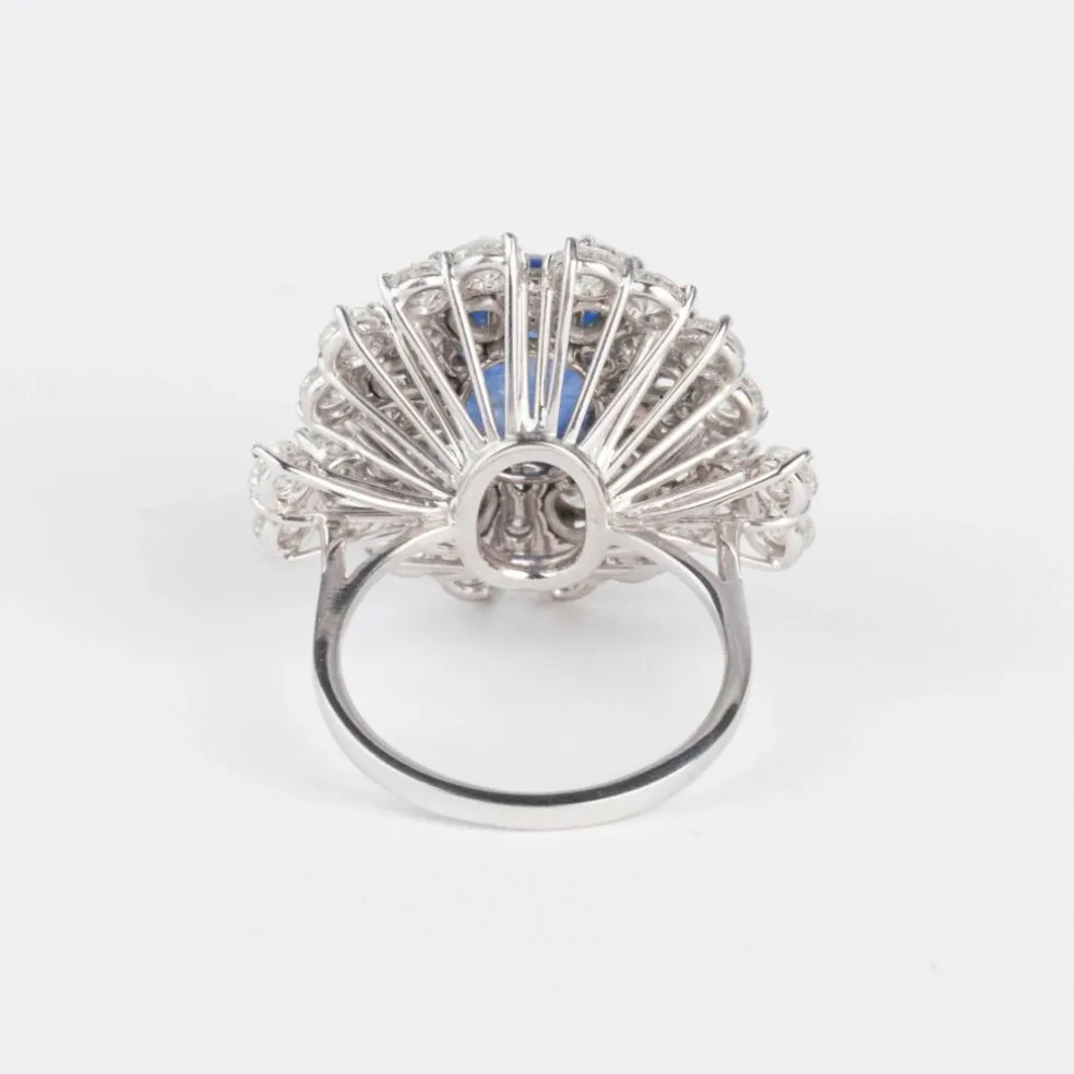 Bague cocktail en diamants et saphir cabochon
