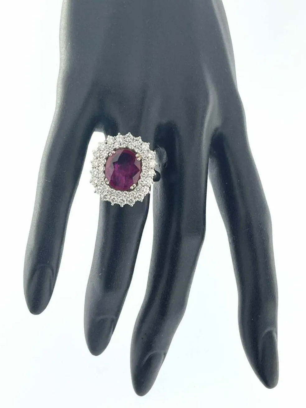 Bague cocktail en or blanc, diamants et rubis 3.40cts certificat IGI