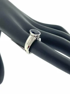 Bague cocktail en or blanc avec iolite et diamants certificat IGI
