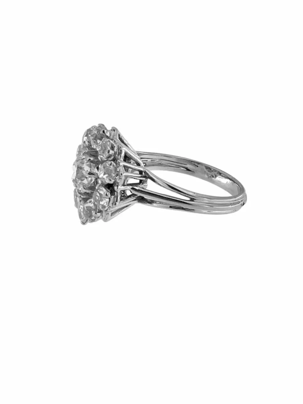 Bague cocktail en or blanc certifiée HRD avec diamants