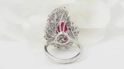 Bague cocktail en or blanc, rubis et diamants