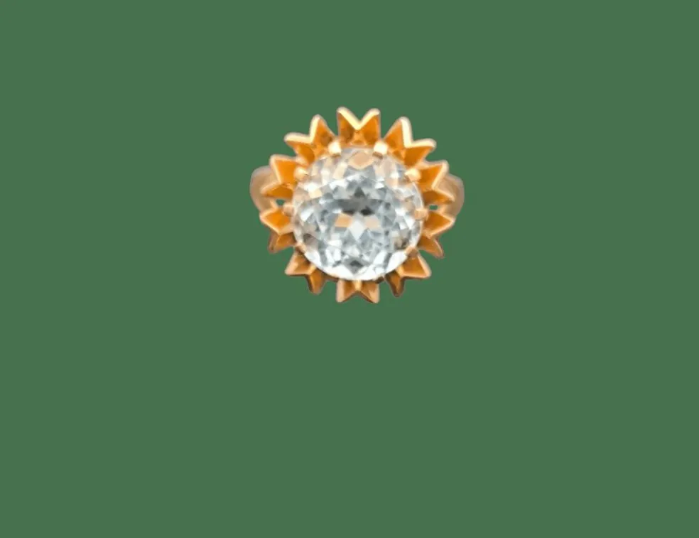 Bague cocktail en or jaune ornée d'une importante Aigue marine