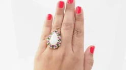 Bague cocktail en or rose et cabochon d'opale