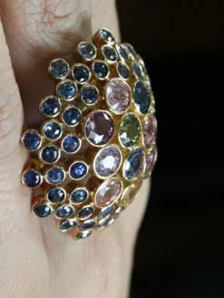 Bague cocktail Or jaune Saphirs de couleur 100cts