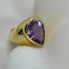 Bague Cocktail Vintage en Or Jaune 18k Sertie d'une Importante Améthyste en Poire