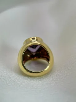 Bague Cocktail Vintage en Or Jaune 18k Sertie d'une Importante Améthyste en Poire