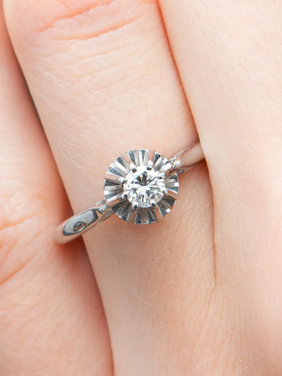 Bague "Constance" or blanc 18kt et diamant 0,24 carat