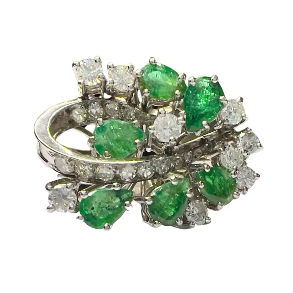 Bague contemporaine avec diamants et émeraudes en chute de 1,80 ct